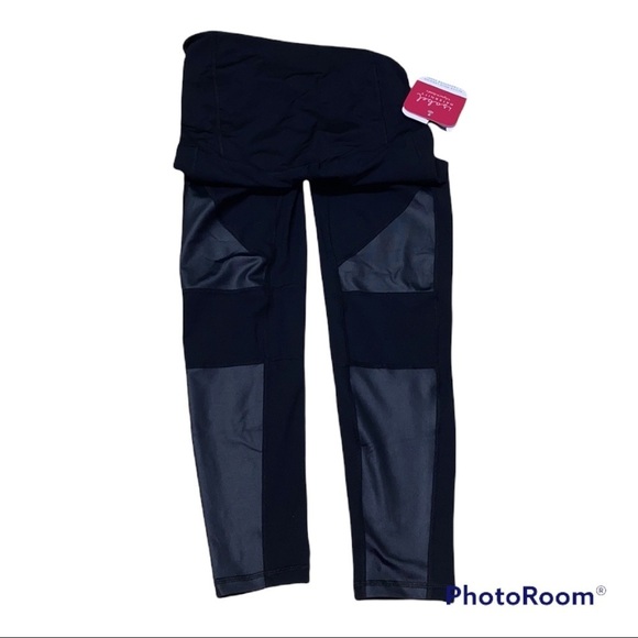 Isabel Maternity by Ingrid & Isabel Moto Maternity Workout Legging - Picture 5 of 9